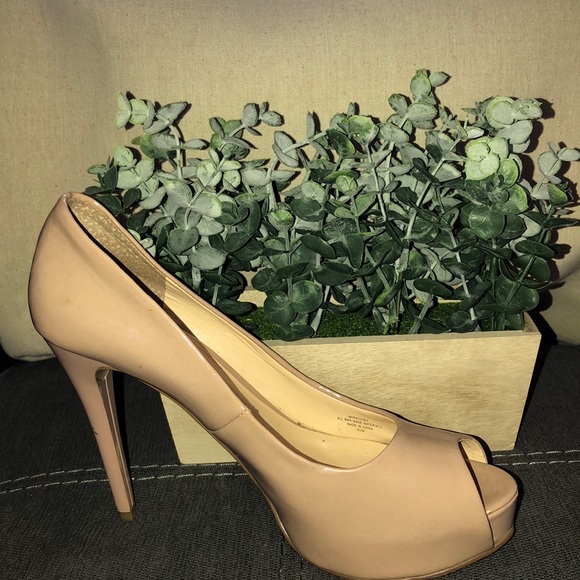 GUESS Nude Pumps - Picture 3 of 8